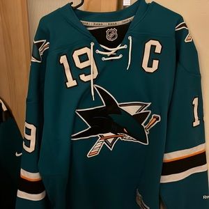 San Jose Sharks, Joe Thornton, number 19 captain jersey